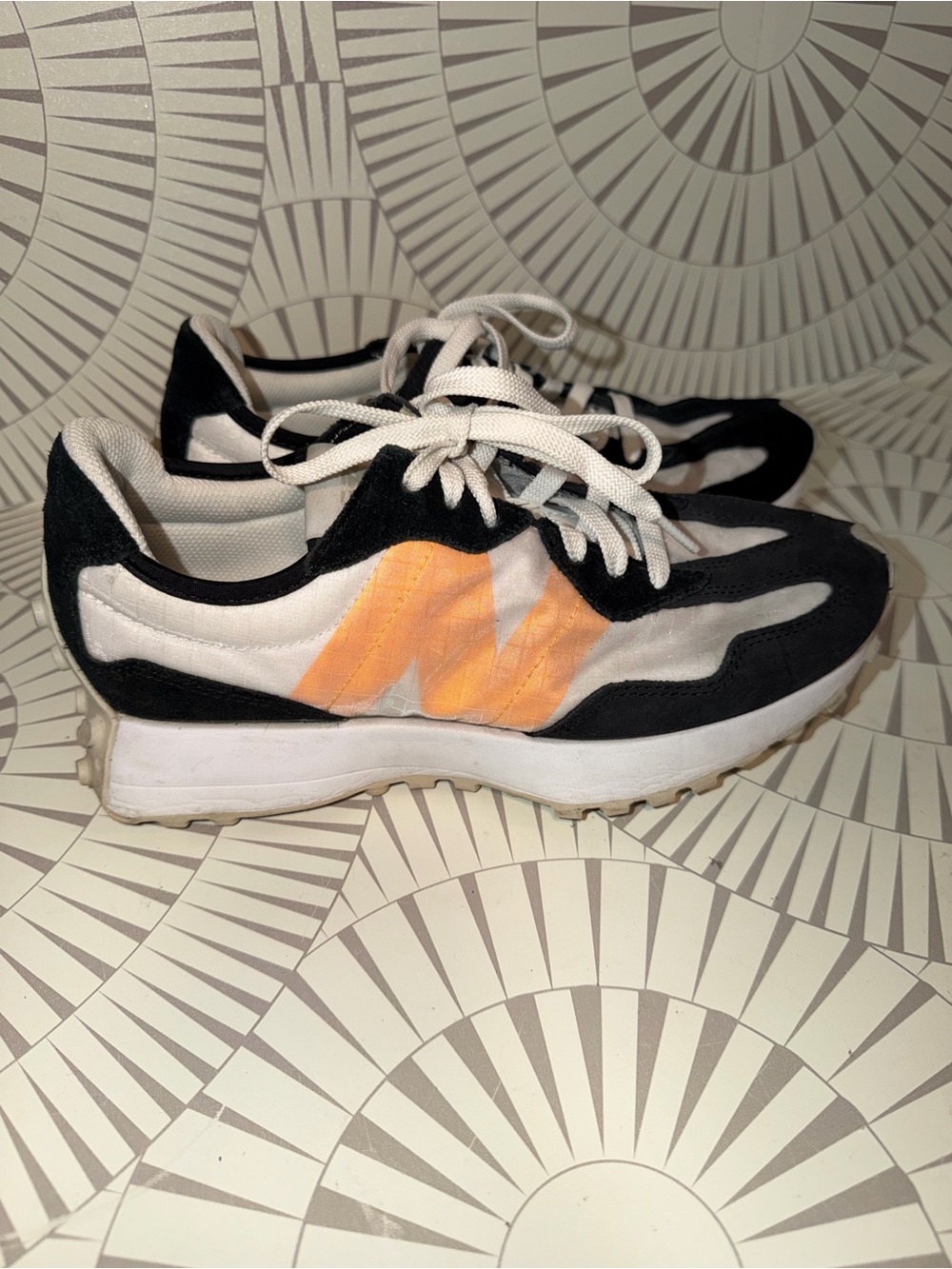 New Balance 327 Men’s 8.0 White Apricot Black‎ MS327SO - Picture 3 of 8